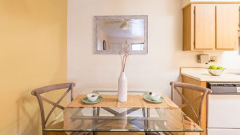 Cantera apartments with nice dining area